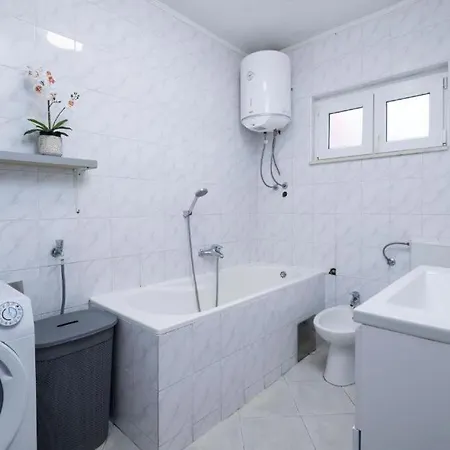 Apartament 1